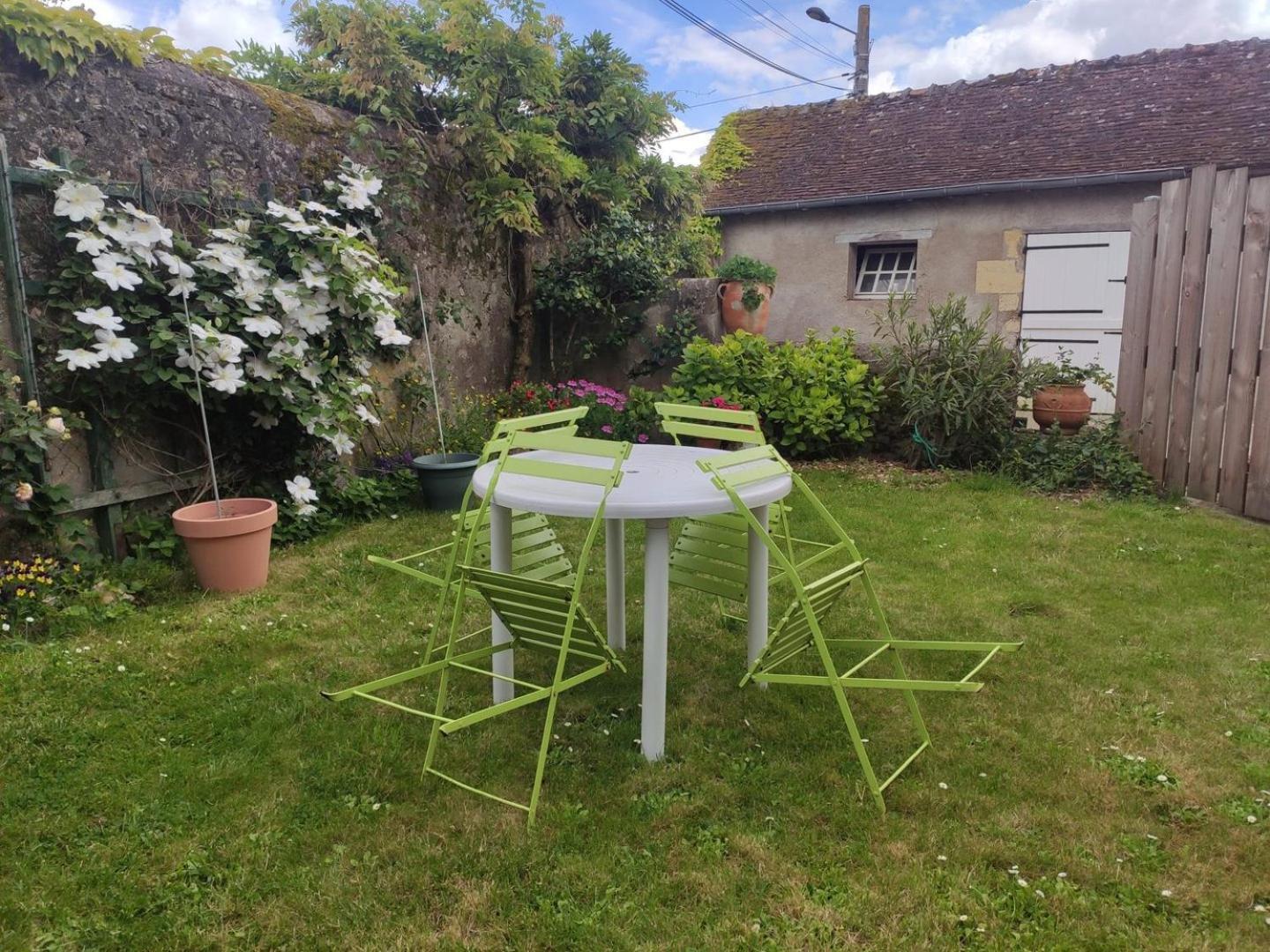 Le Relais De L'Ormeau - Charmant Gite Pour 4 Pers. Lussault-sur-Loire Exterior photo